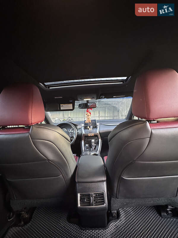 Внедорожник / Кроссовер Lexus NX 2015 в Золотоноше