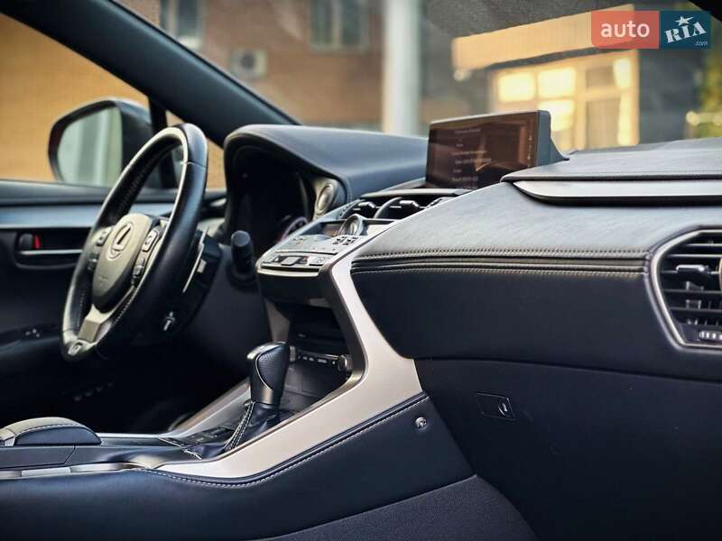 Внедорожник / Кроссовер Lexus NX 2017 в Киеве