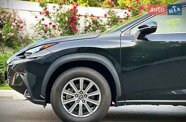 Внедорожник / Кроссовер Lexus NX 2019 в 