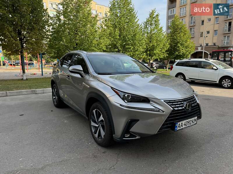 Lexus NX 2019