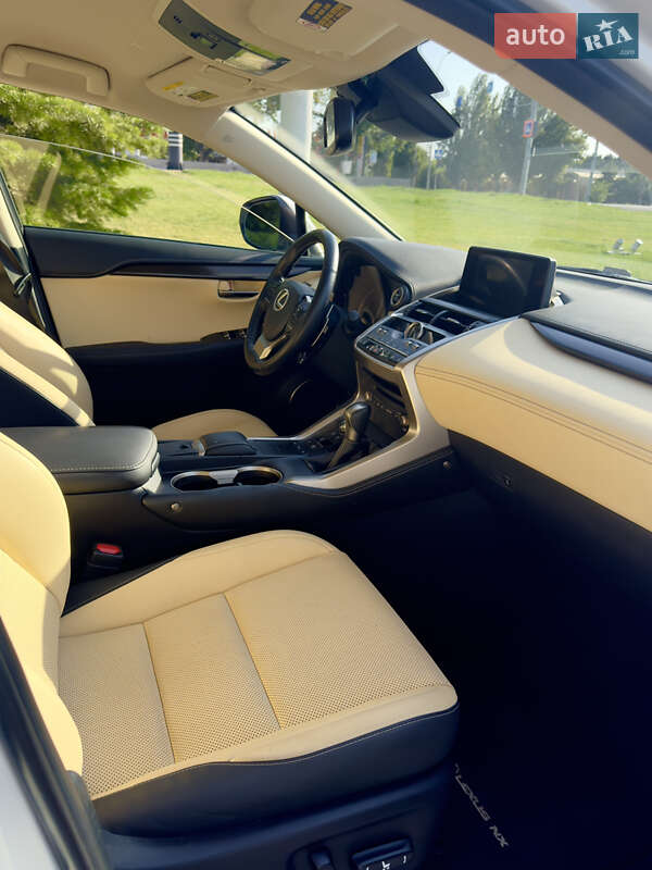 Внедорожник / Кроссовер Lexus NX 2020 в Одессе
