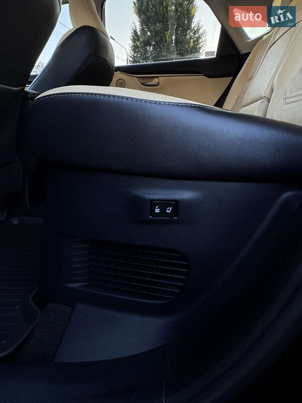 Внедорожник / Кроссовер Lexus NX 2015 в Киеве