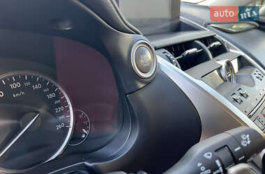 Внедорожник / Кроссовер Lexus NX 2020 в 