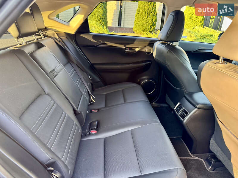 Внедорожник / Кроссовер Lexus NX 2017 в Одессе