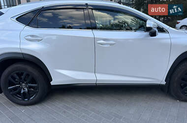 Внедорожник / Кроссовер Lexus NX 2018 в 
