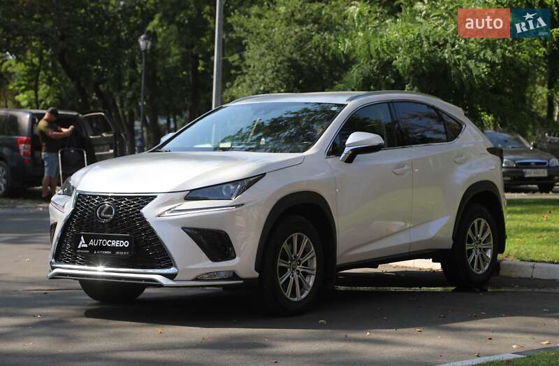 Lexus NX 2021