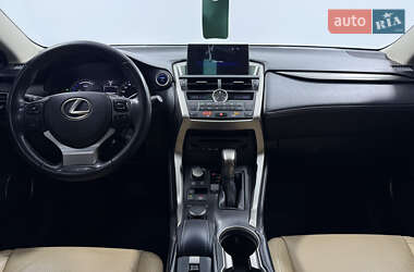 Позашляховик / Кросовер Lexus NX 2014 в 