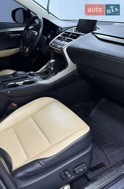 Позашляховик / Кросовер Lexus NX 2014 в 