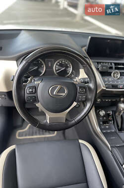 Позашляховик / Кросовер Lexus NX 2020 в 