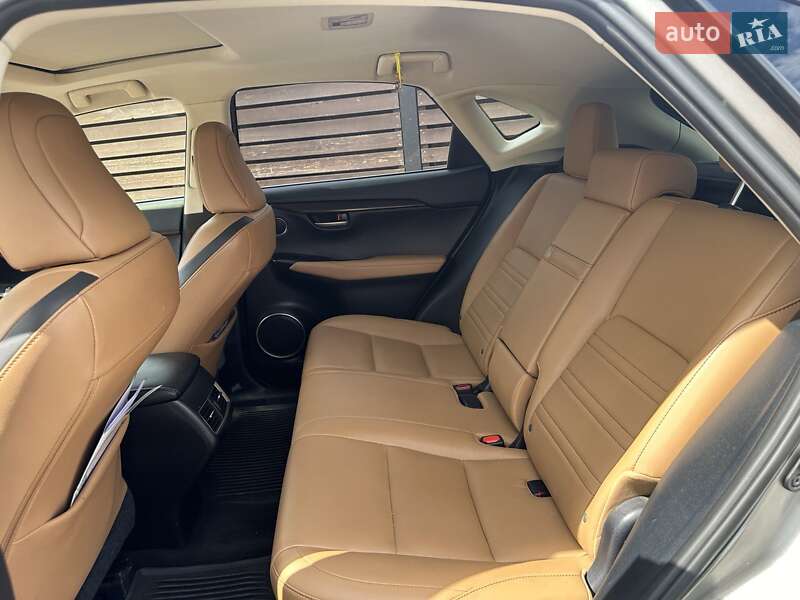 Внедорожник / Кроссовер Lexus NX 2016 в Одессе