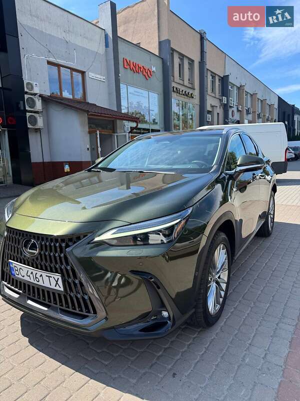 Lexus NX 2023