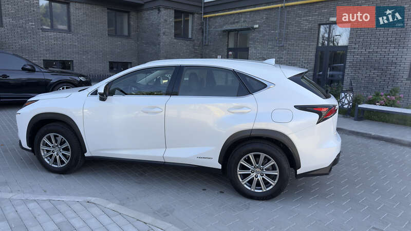Позашляховик / Кросовер Lexus NX 2014 в Житомирі