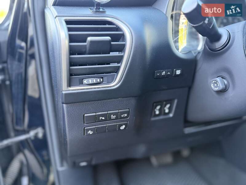 Позашляховик / Кросовер Lexus NX 2015 в Києві