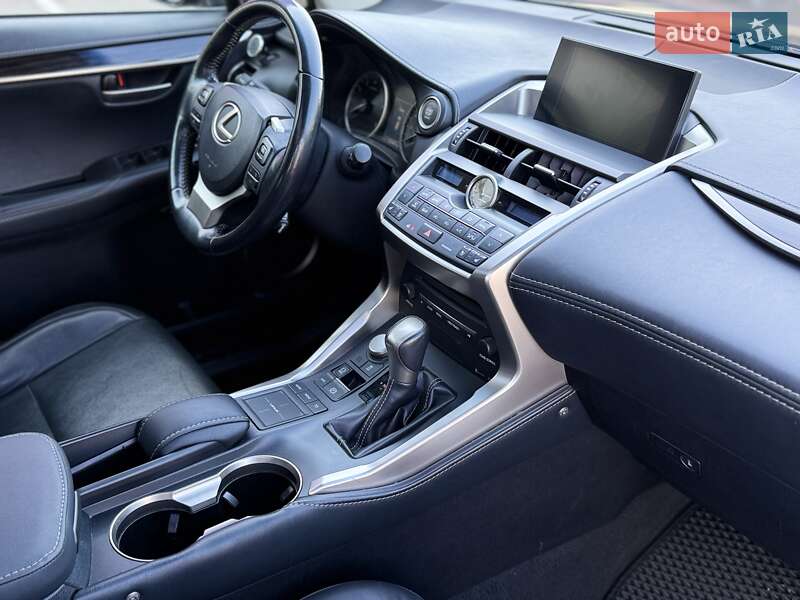 Позашляховик / Кросовер Lexus NX 2015 в Києві