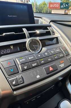 Внедорожник / Кроссовер Lexus NX 2016 в 