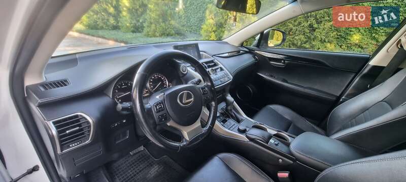 Внедорожник / Кроссовер Lexus NX 2015 в Каменском