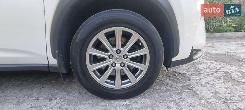 Внедорожник / Кроссовер Lexus NX 2015 в Каменском