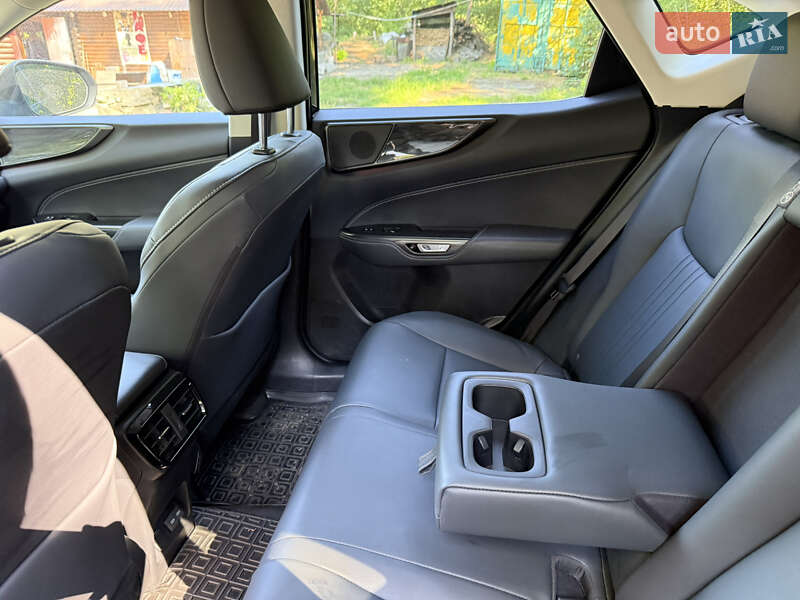 Позашляховик / Кросовер Lexus NX 2023 в Києві