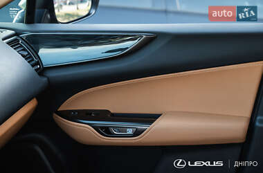 Позашляховик / Кросовер Lexus NX 2023 в 