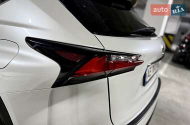 Позашляховик / Кросовер Lexus NX 2015 в 