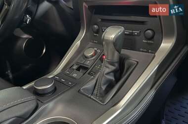 Позашляховик / Кросовер Lexus NX 2015 в 