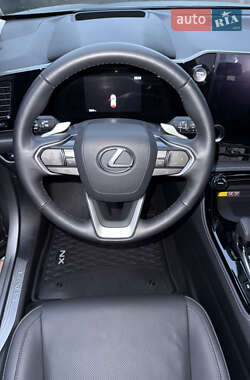 Позашляховик / Кросовер Lexus NX 2022 в 