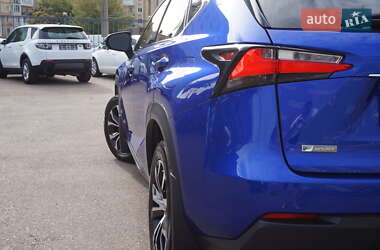 Позашляховик / Кросовер Lexus NX 2015 в 
