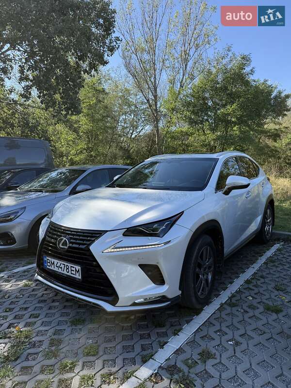 Позашляховик / Кросовер Lexus NX 2017 в Львові