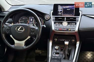 Позашляховик / Кросовер Lexus NX 2019 в 