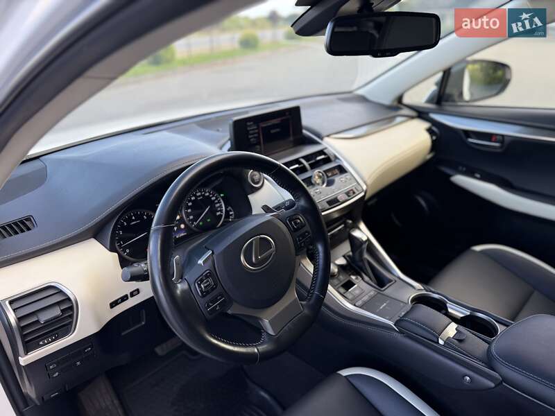 Позашляховик / Кросовер Lexus NX 2020 в Івано-Франківську