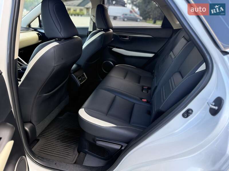 Позашляховик / Кросовер Lexus NX 2020 в Івано-Франківську
