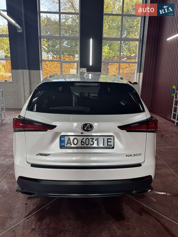 Позашляховик / Кросовер Lexus NX 2018 в Рівному