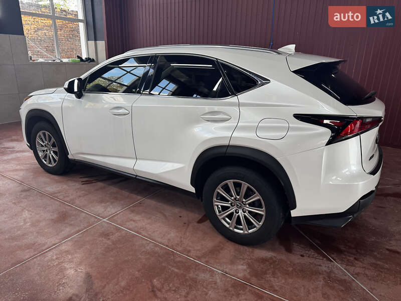 Позашляховик / Кросовер Lexus NX 2018 в Рівному