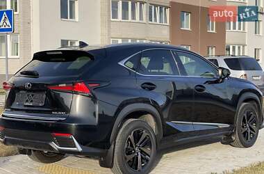 Позашляховик / Кросовер Lexus NX 2021 в 