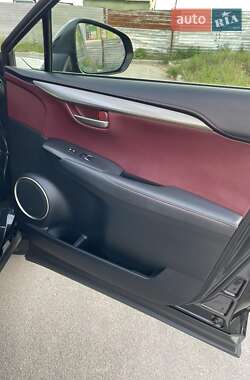 Позашляховик / Кросовер Lexus NX 2021 в 