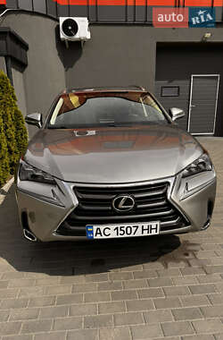 Позашляховик / Кросовер Lexus NX 2014 в 
