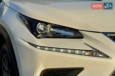 Позашляховик / Кросовер Lexus NX 2015 в 