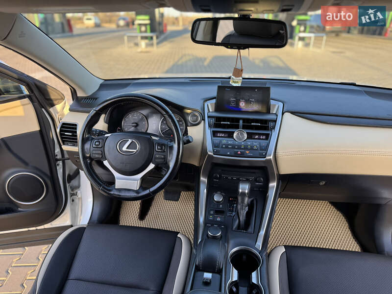 Позашляховик / Кросовер Lexus NX 2015 в Миколаєві