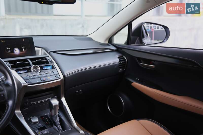 Внедорожник / Кроссовер Lexus NX 2017 в Киеве