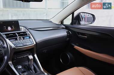 Позашляховик / Кросовер Lexus NX 2017 в 