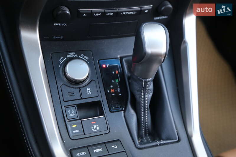 Внедорожник / Кроссовер Lexus NX 2017 в Киеве