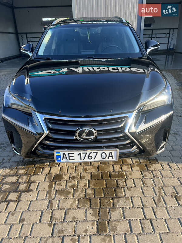 Позашляховик / Кросовер Lexus NX 2015 в Новомосковську
