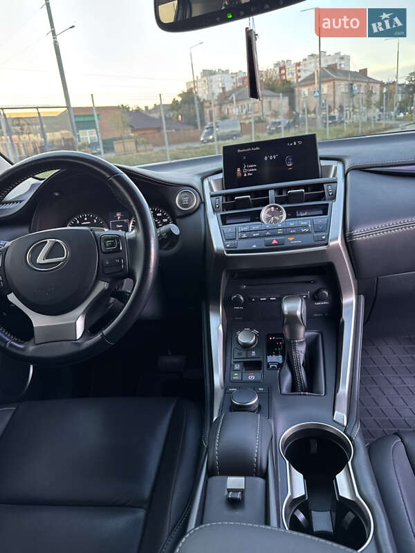 Внедорожник / Кроссовер Lexus NX 2016 в Виннице