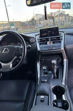 Внедорожник / Кроссовер Lexus NX 2016 в 
