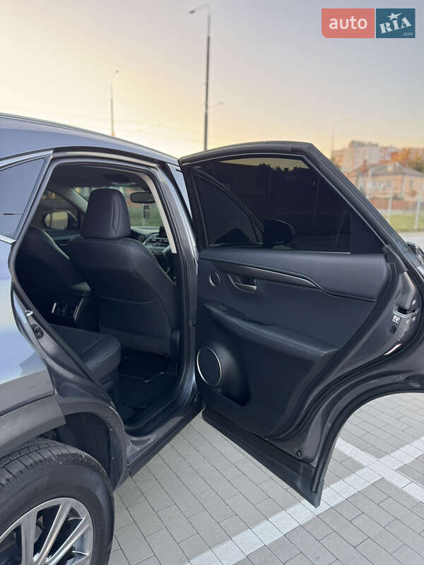 Внедорожник / Кроссовер Lexus NX 2016 в Виннице