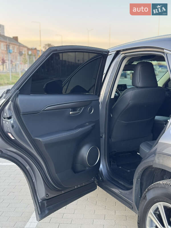 Внедорожник / Кроссовер Lexus NX 2016 в Виннице