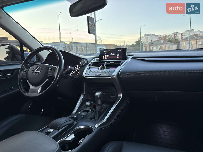 Внедорожник / Кроссовер Lexus NX 2016 в Виннице