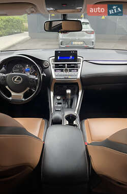 Позашляховик / Кросовер Lexus NX 2015 в 