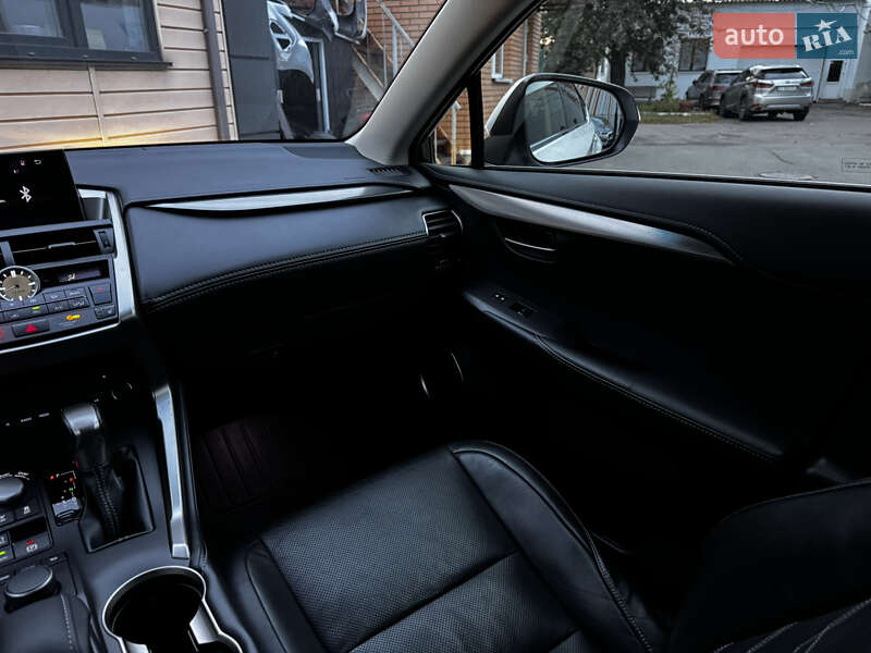 Внедорожник / Кроссовер Lexus NX 2015 в Киеве