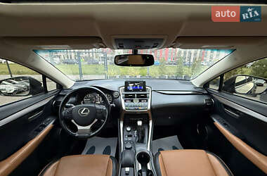 Позашляховик / Кросовер Lexus NX 2017 в 